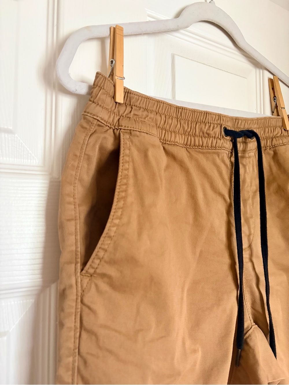 Men’s Dark Khaki/Tan Hollister Jogger Short — Size XS - Picture 3 of 4
